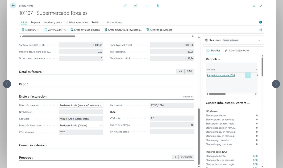 Pedido de venta en Business Central con su ruta de reparto y el seguimiento del rappel del cliente en el panel lateral