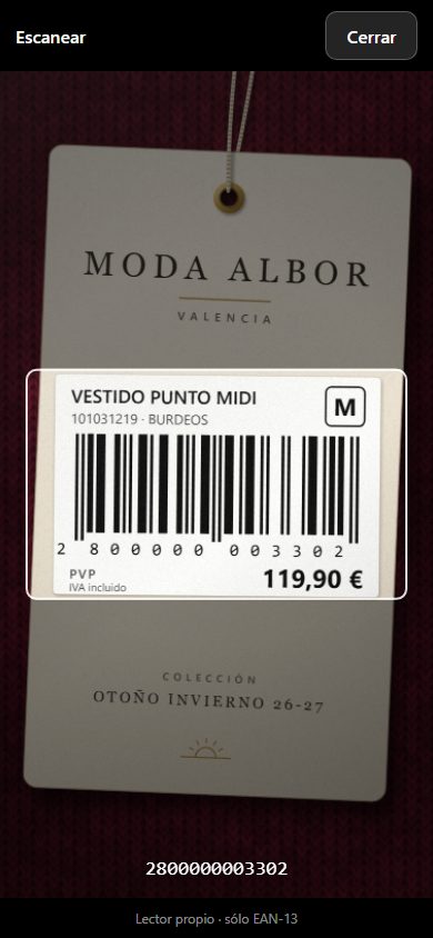 La cámara del móvil leyendo la etiqueta de una prenda: el artículo entra en la venta.